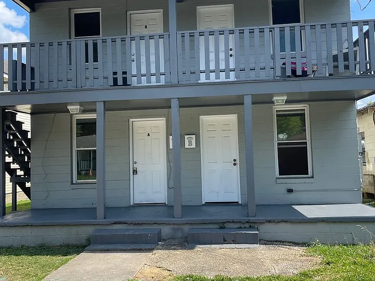 824 E Polk St — Photo 6