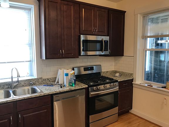 2nd image of 4305 N Sacramento Ave #1