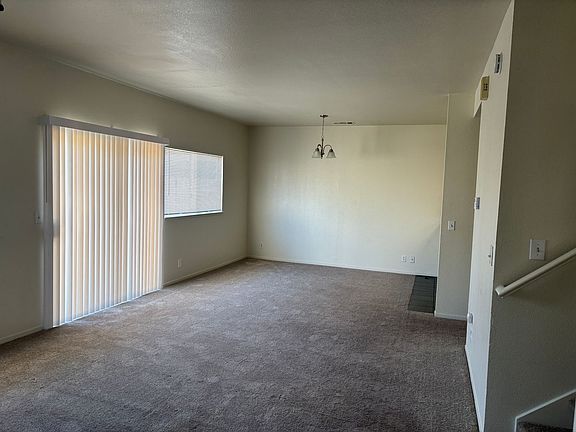 3rd image of 4813 N Laguna Dr