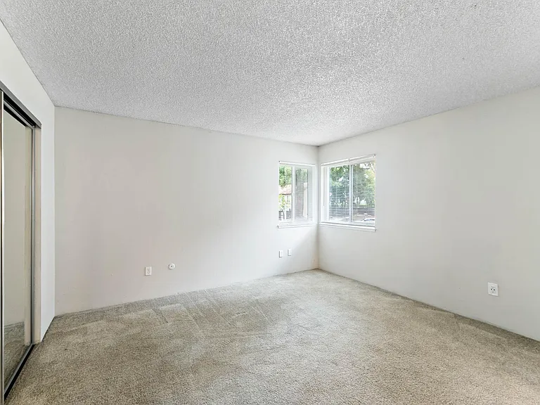 54 Quay Ct — Photo 92