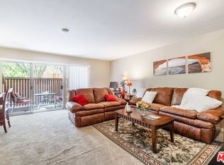18350 Hatteras St APT 125, Tarzana, CA 91356
