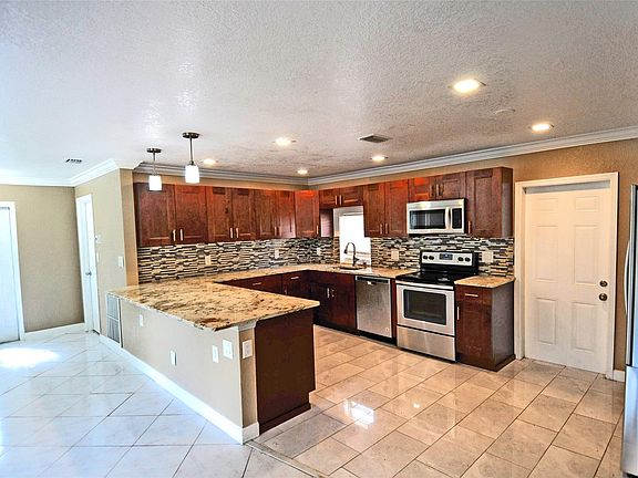4th image of 7707 SW 8th Street