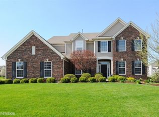 1 Trent Ct, Bolingbrook, IL 60490