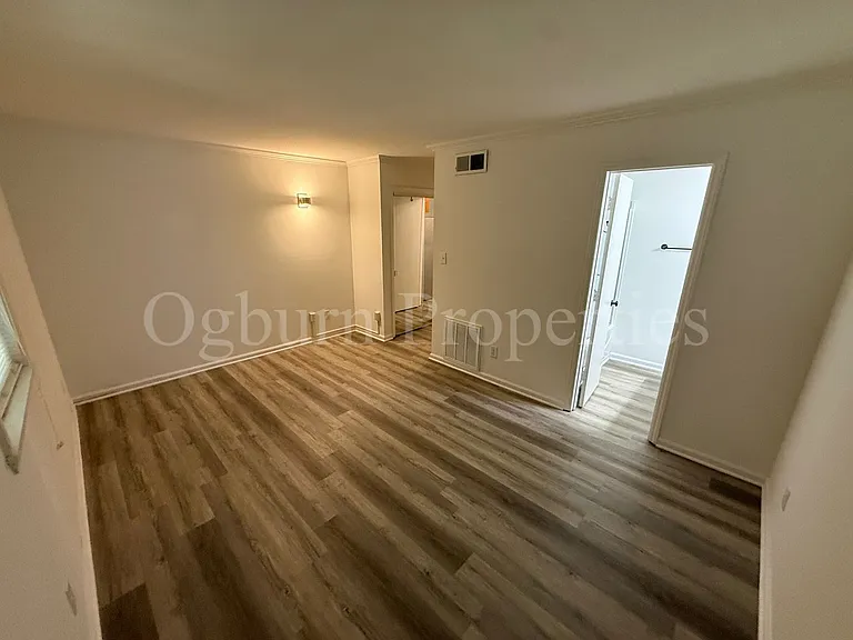 1310 Brookstown Ave — Photo 6