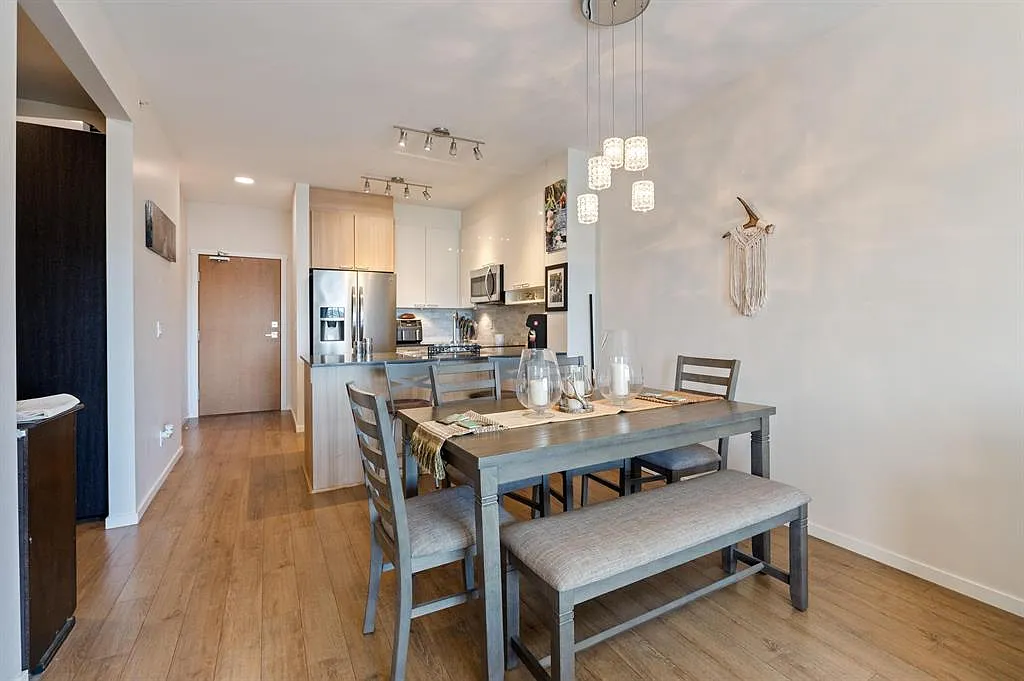 1 bed, 730 sqft, $1,999 — Photo 4