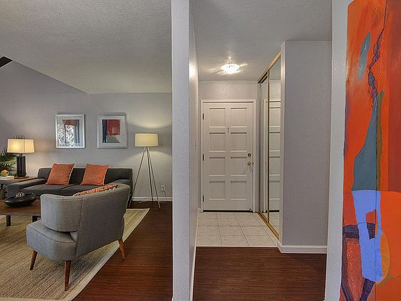 Entrance/Living Room