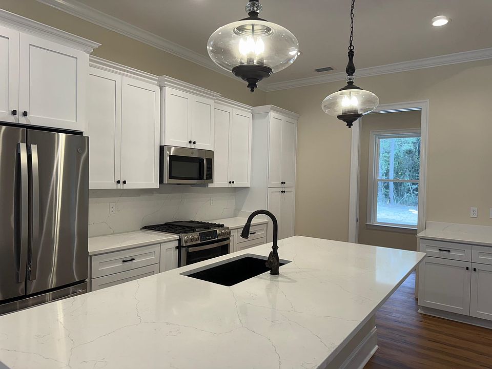 2nd image of 11 Decey Wallace Ln