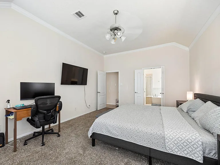 24631 Forest Hiker Ct — Photo 12