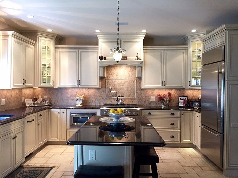 Large eat in kitchen with center island
						:
						2 Dishwashers
6 Burner Dual Fuel Range with oven
Additional electric wall oven