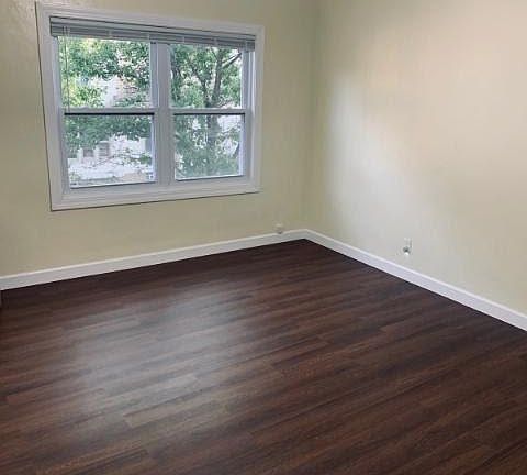 3rd image of 904 W Dakota St #1-3
