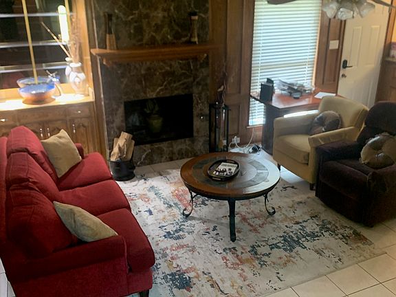 3rd image of 110 Ridgegate Dr