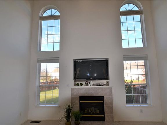 2nd image of 8358 Bent Oak Cir