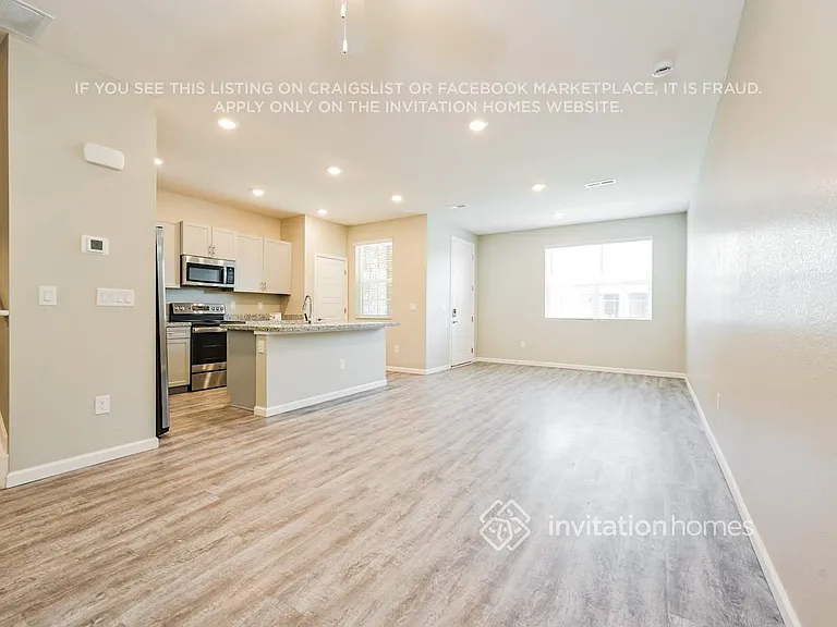 1749 S Elk Way — Photo 4