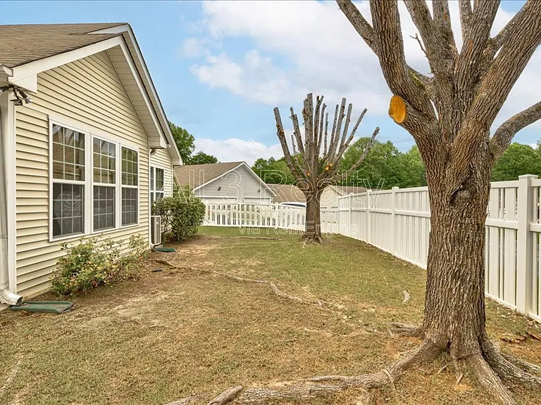1033 Pinehurst Dr — Photo 41