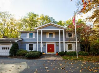 4 Cranswick Ln, Rochester, NY 14618