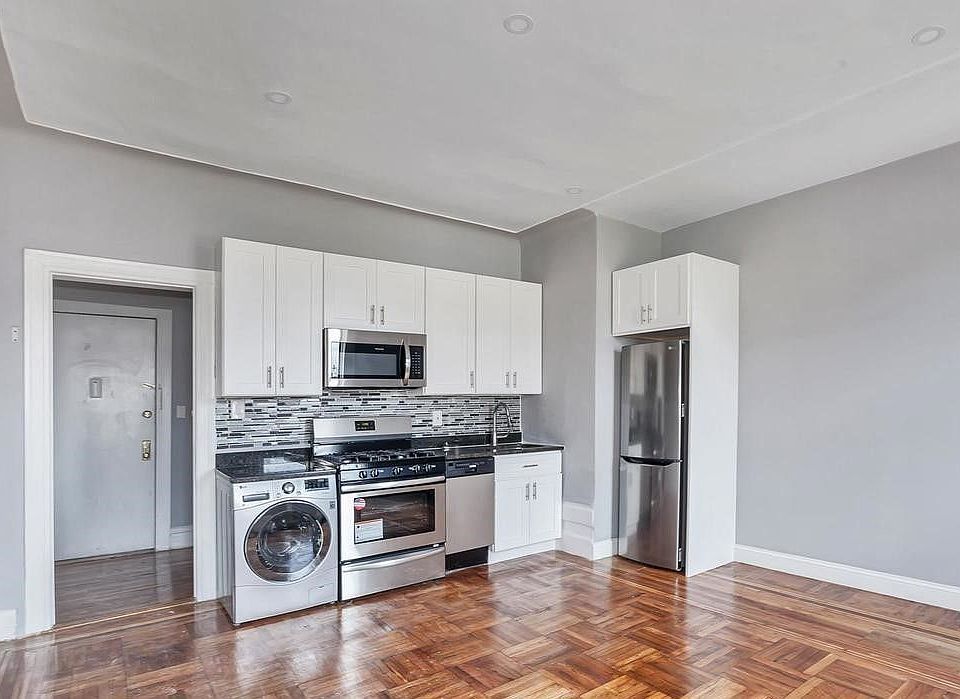 1st image of 48 Saint Nicholas Pl APT 61