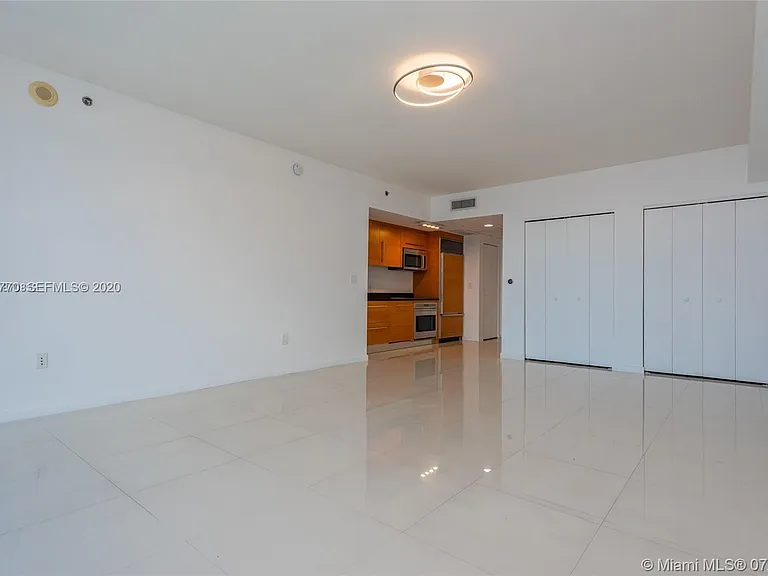 475 Brickell Ave #1310 — Photo 2