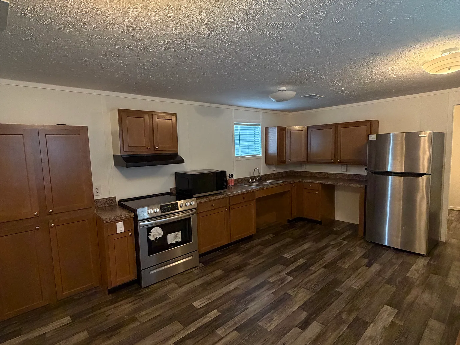 2 bed, 850 sqft, $1,200 — Photo 3