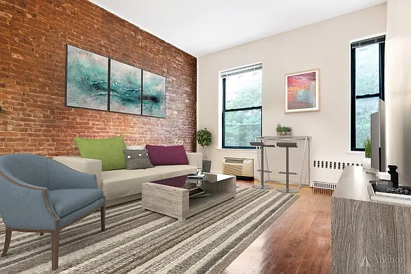 Rented by Anchor Associates | media 14