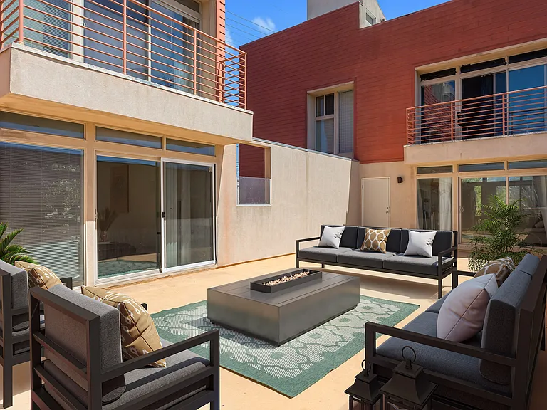 2405 Magnolia Ave — Photo 10