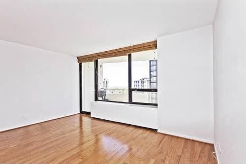 3rd image of 3930 N Pine Grove Ave APT 1715