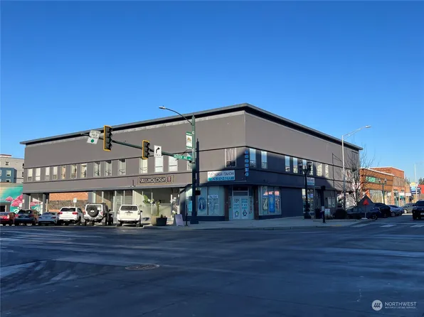 1313 Hewitt Avenue, Everett, WA 98201