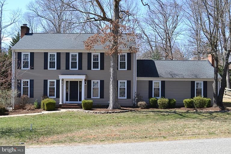 1st image of 514 Winterberry Dr