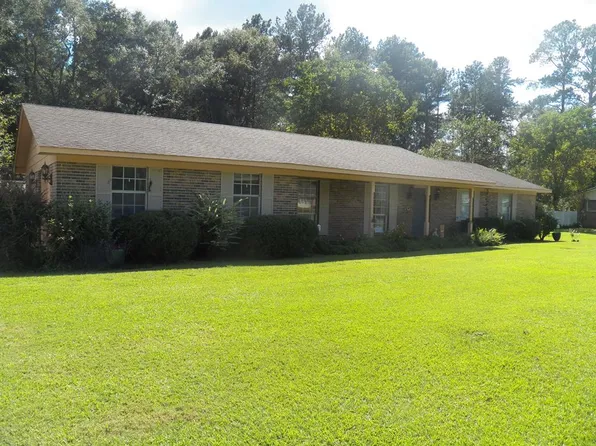 911 Forest Ave, Elba, AL 36323