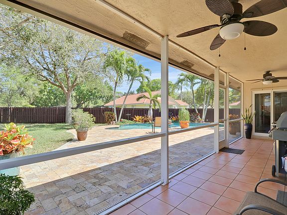 4th image of 7372 NW 45th Avenue
