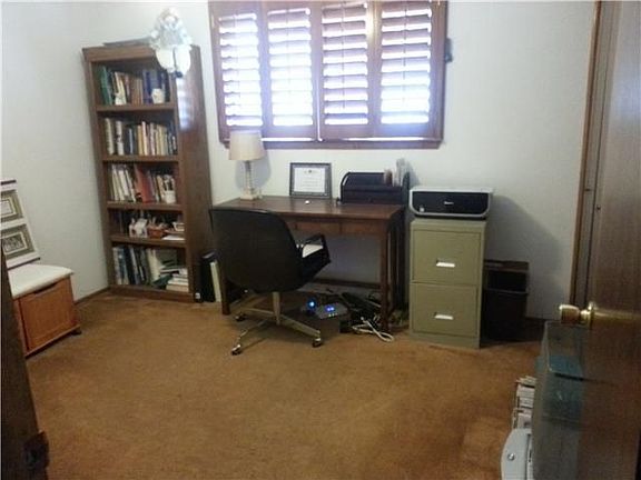 3rd image of 6824 Toluca Dr