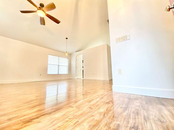 4th image of 4286 Shadow Creek Cir