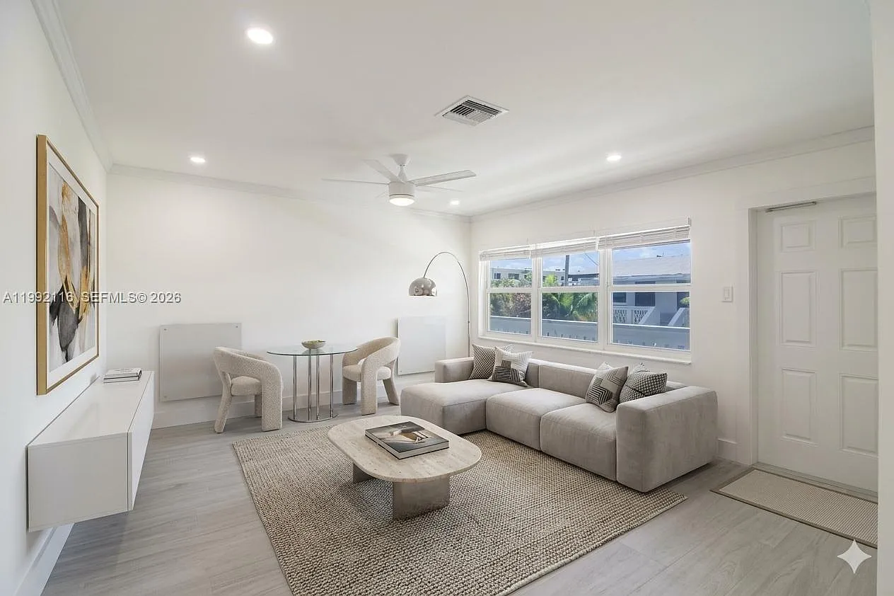Landfall Apts Co-Op — Photo 1