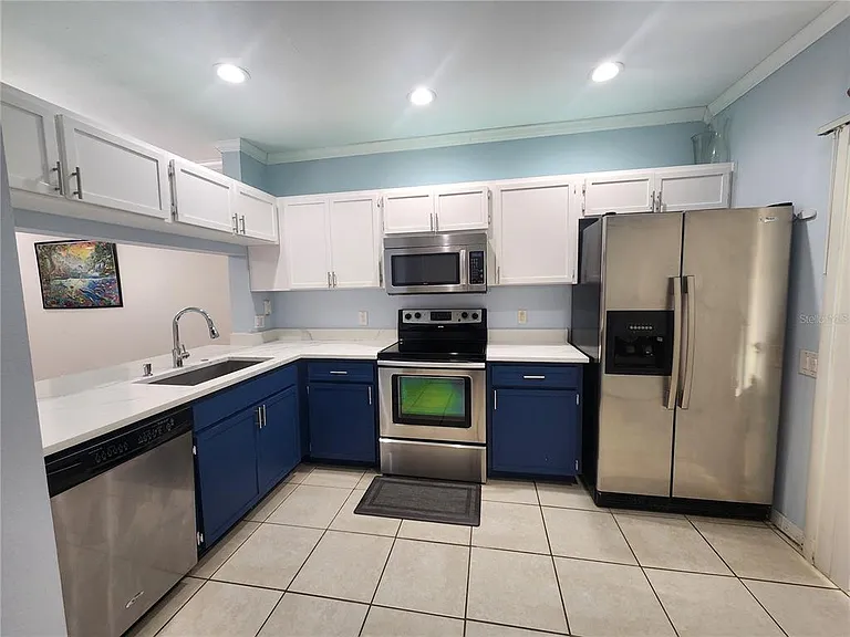8637 Hunters Key Cir #8637 — Photo 6