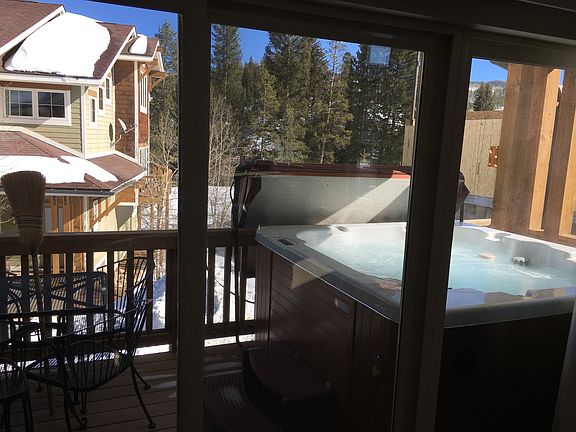 Private hot tub on balcony