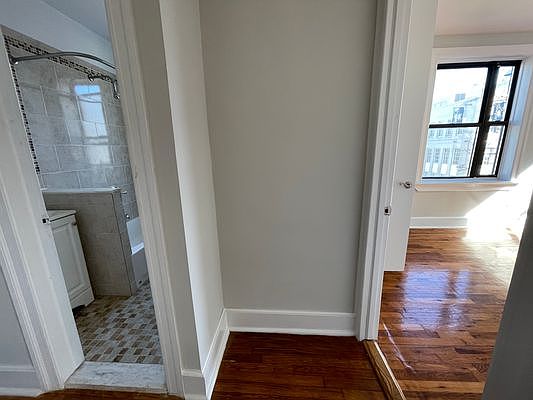 5th image of 35-10 35th St #34