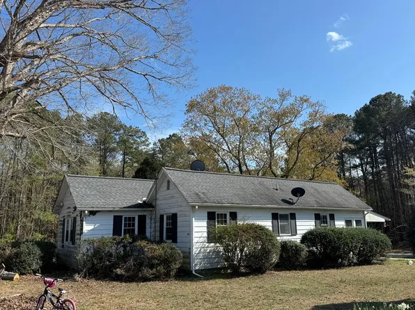 453 Chestnut Point Rd, Lancaster, VA 22503