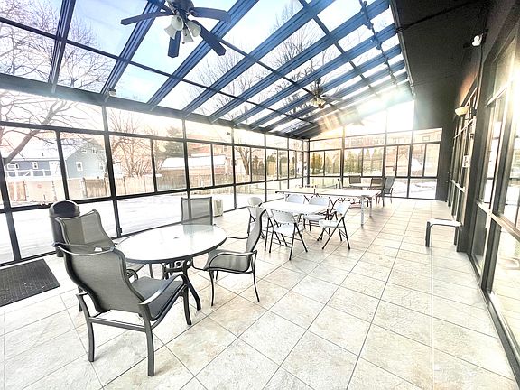 5th image of 53 Melrose St APT 6C