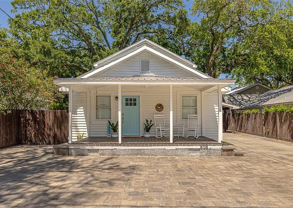 1st image of 608 Beach Dr