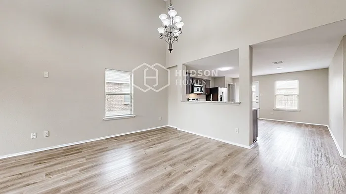 218 Thoroughbred St — Photo 9