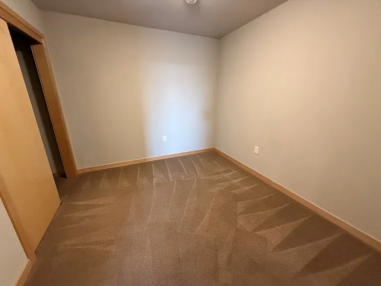 Venture Luxury High Rise — Photo 177