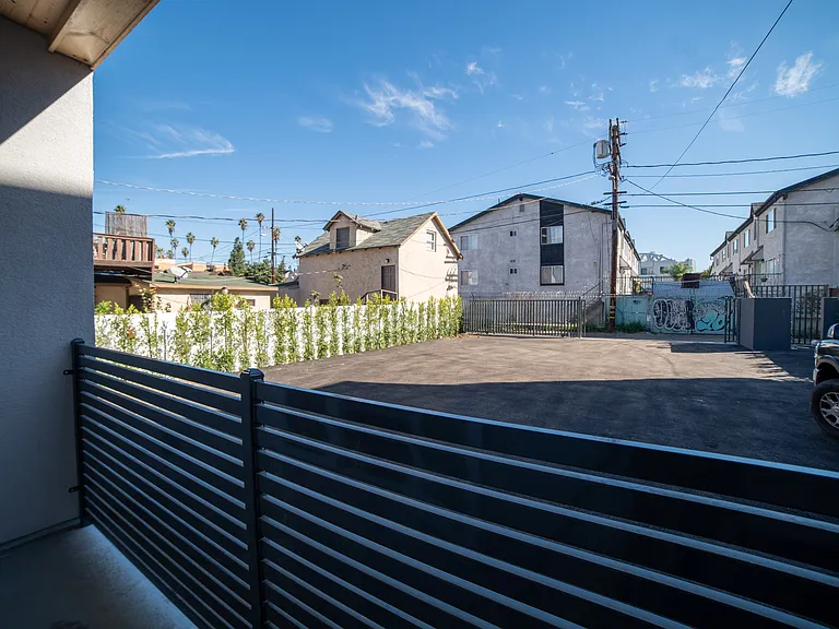 1140 Elden Ave #3 — Photo 9