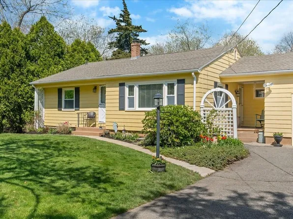 11 Lanphere Rd, Westerly, RI 02891