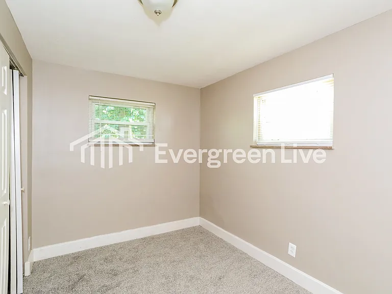 3284 Warfield Ave — Photo 12