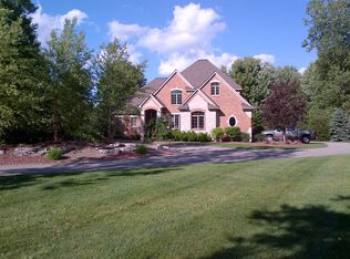 322 N Tipsico Lake Rd, Highland, MI 48357