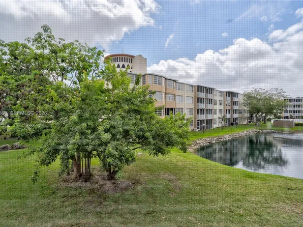 1700 NE 191st St APT 202, Miami, FL 33179