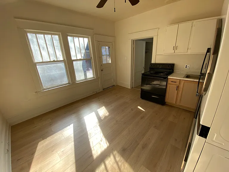 1127 Metropolitan Pkwy SW #2 — Photo 6