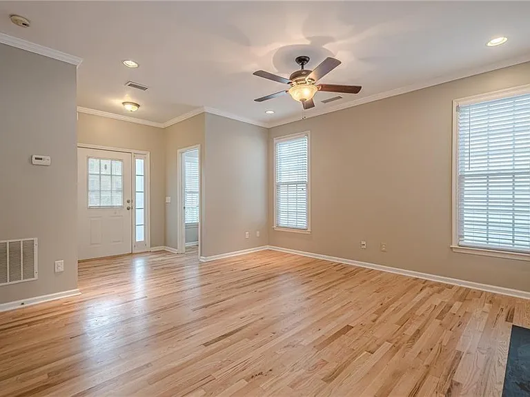 720 Gardenside Cir SE — Photo 4