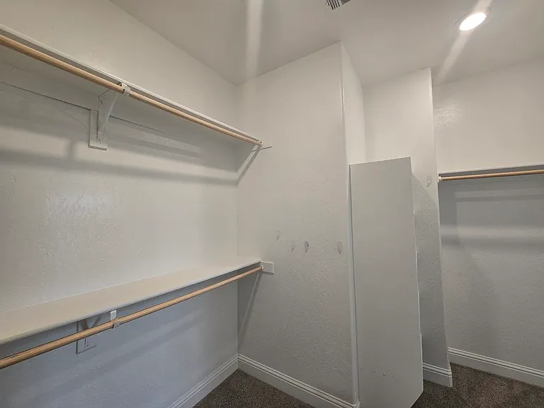 2320 S Claremont Ave — Photo 46