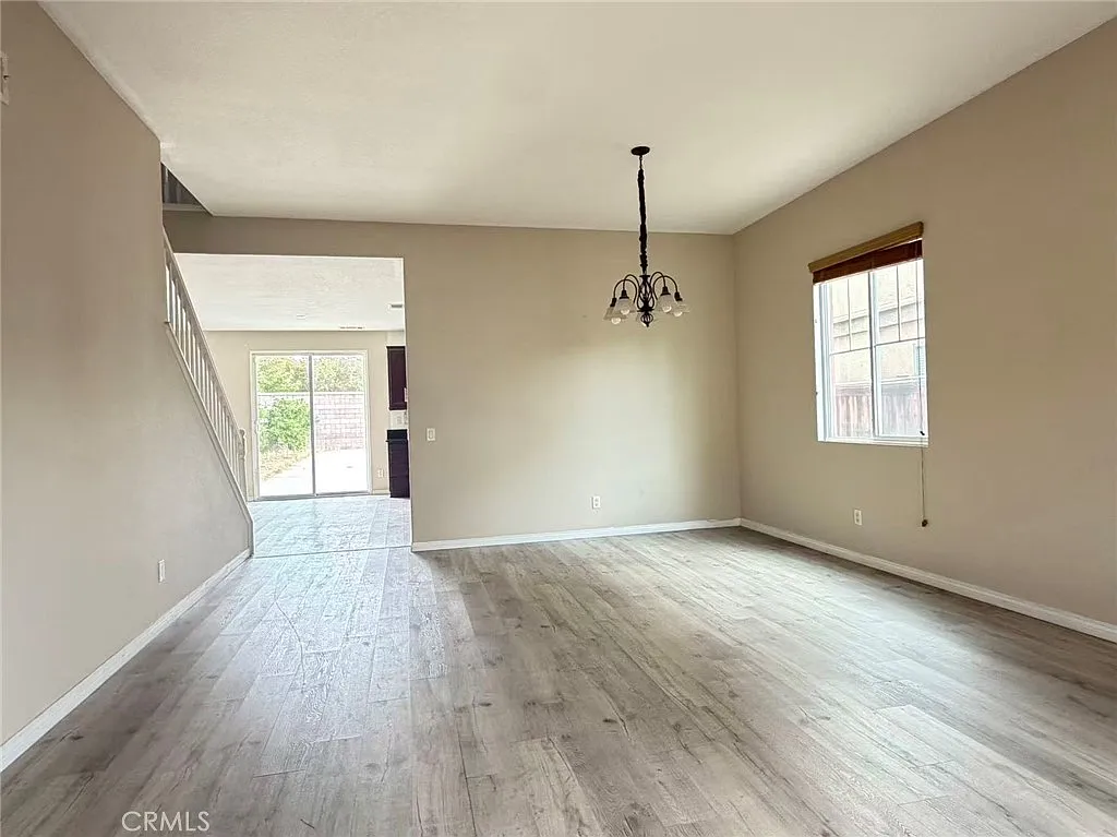 4 bed, 2.5 bath, 2788 sqft, $3,399 — Photo 3
