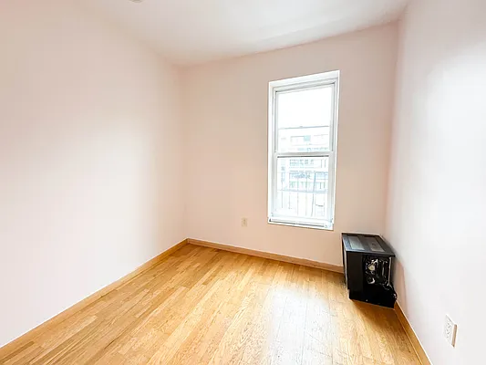 Rented by Ulas Real Estates Inc | media 7